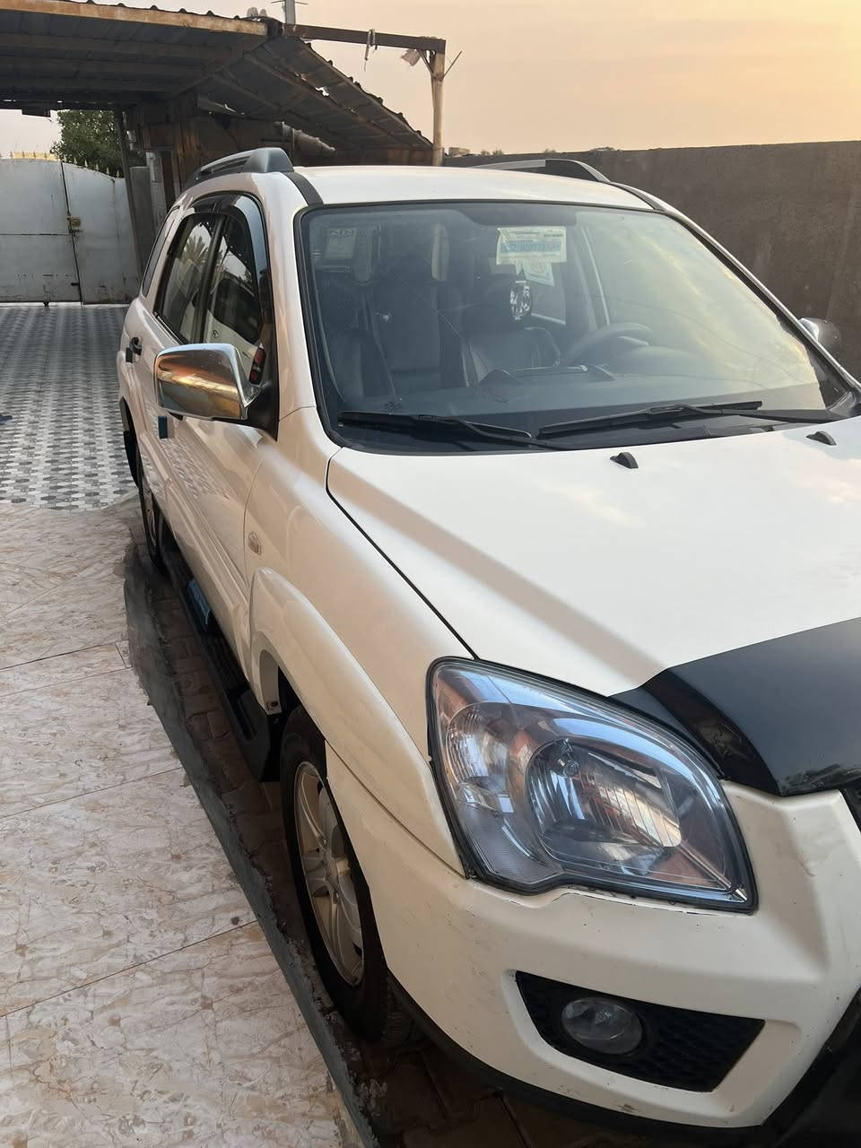 سبورتج موديل 2009 محرك لوك 2000 بيها صبغ بنيد كشنات جلد حساسات تبريد ثلج صدر جديد تخم تاير جديد سعرها ١١٣ بيها مجال *********** مكان ديالى
