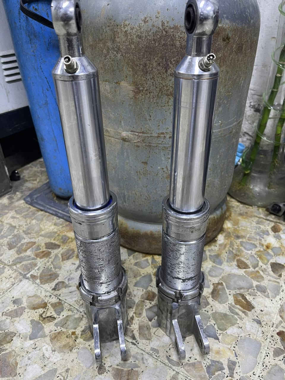 سلام عليكم دبلات خلفيه فورزه 08  نيكل سعر 60 وبيهن مجال عنوان بغداد ***********
