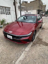 الانترا موديل ٢٠٢٤ سياره لمتد يعني فول مايحتاج اكتب مواصفات سياره بسمي...