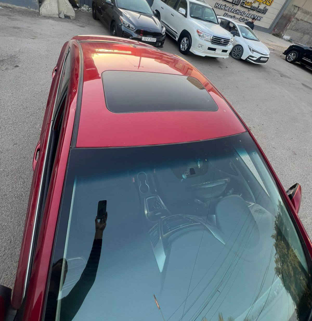 السلام عليكم ورحمة الله وبركاتة
النترا  وارد امريكي 
موديل   2015
محرك   2000
فتحه سقف 
كامره وشاشه بلاديه بالدشبول 
ماشيه   115  الف ميل 

حادث جاملغ وبنيد والجاملغ الثاني كلير 

مكاني البياع 
السعر  11000 $   مجال قليل 

الاستفسار   ***********
