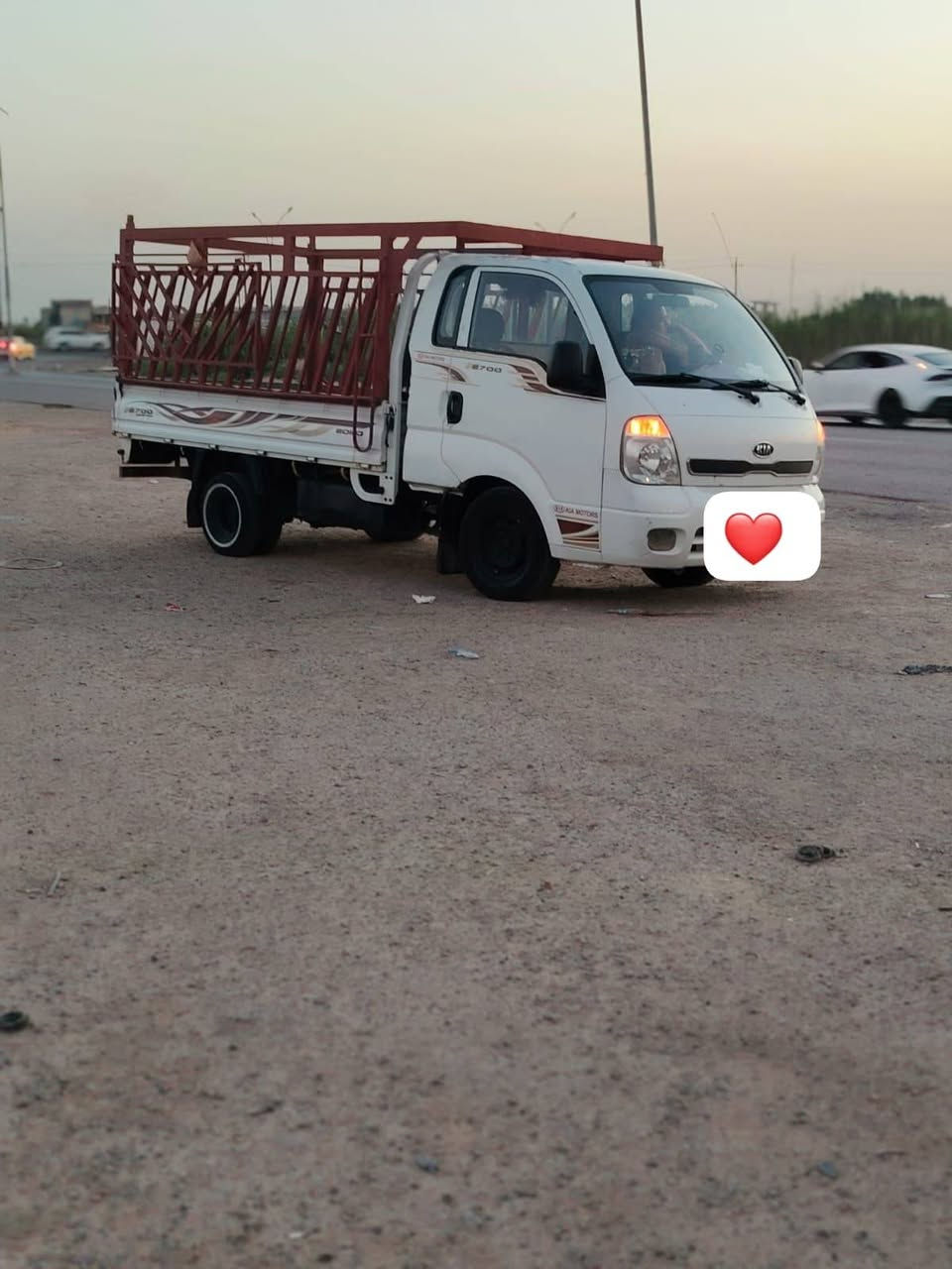 السلام عليكم مرة خصت مدير الكروب المحترم كية حمل مديل ٢٠١٠ معمرة مكينة جديدة لاتبخير ولاتنقيص كشر نضيف السعر ب ٩٢ وبيها مجال بصيط ***********
