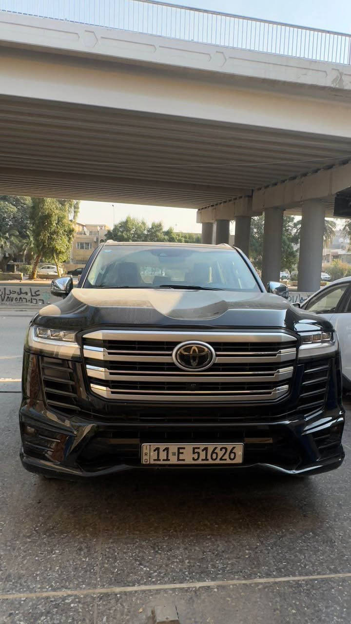 لاندكروز 2023 VXR توين تيربو فووول 1/1 

ماشيه 43 الف / كم 

مكفوله كفاله عامه من كلشي ومغلفه ppf 
ضمان 10 سنوات

رقم بغداد تحويل مباشر 

السيارة مفوله للأخير :
توين تيربو 
تحكم ستيرن 
دشبول ليزري 
كراسي تدفئة تبريد خلفي. وامامي 
حساسات امامي خلفي 
5 كامرات 
نقطة عمياء 
رادار 
وغيرها من المواصفات المعروفه 

مكان السيارة بغداد 

السعر : 770 وبيها مجال بسيط للشراي 

للأستفسار : 
***********
*********** بغداد, العراق
