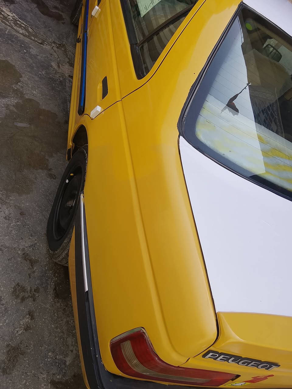 سلام عليكم ورحمة الله وبركاتة  من رخصت الادمن سياره بيجو لميس موديل 16 كير تمام مكينه حلوه  ناعمه بس بيها خيط بخار ترايك وين ما يعجبك صدر ومامي خلفي كله جديد كهرابييات كله شغاله سياره حلوه امانت الله تبريد شغال تدفه شغال تخم تاير نص عمر سنويه بسمي لحد 31 هزه چدیده مصفره من کلشي مشروع وطني ارقام نکليزي السعر المطلوب 37 وبیها مچال سیاره بسمی تحویل یوم اليعجبك مکانی بغداد الامین ثانيه ***********
