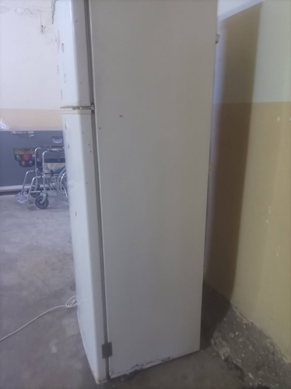 سلام عليكم ثلاجه شرط الثلج شرط فقط بيها شويه زنجار من جوه اي عيب مابيها ثلج ثلج شراي يتصل***********سعر90
