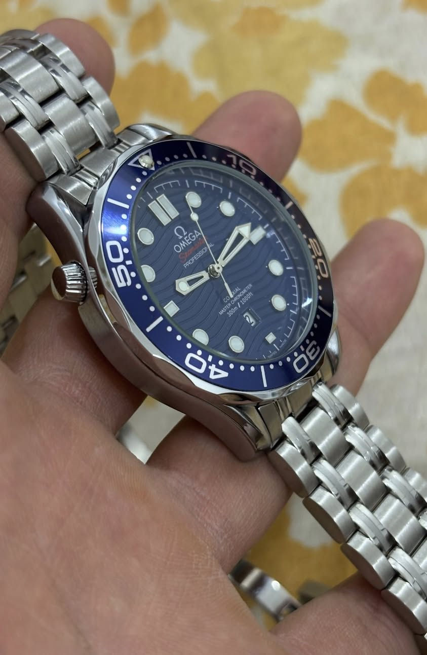 اوميگا مال بالة ماستر كوالتي وزنها ثقيل ستيل ضد الماء
تشتغل على الباتري
غير مستخدمة نظافتها ١٠٠٪؜ جديدة مع علبتها
قطر الساعة ٤٥ والاطار دوار
السعر  ٨٠  الف سعر نهائي ثابت مع التوصيل


**إذا كنت صاحب هذا الإعلان وتريد حذفه لأي سبب، رجاءا أرسل رسالة إلى الدعم الفني**