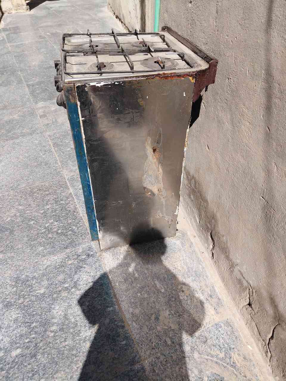 طباخ للبيع بسعر مناسب 
٥٠×٥٠
شغال %
اربع عيون زرق
صناعه مصريه
بسعر 35 الف فقط
تفاصيل اكثر اتصل على رقم 
التالي :***********
