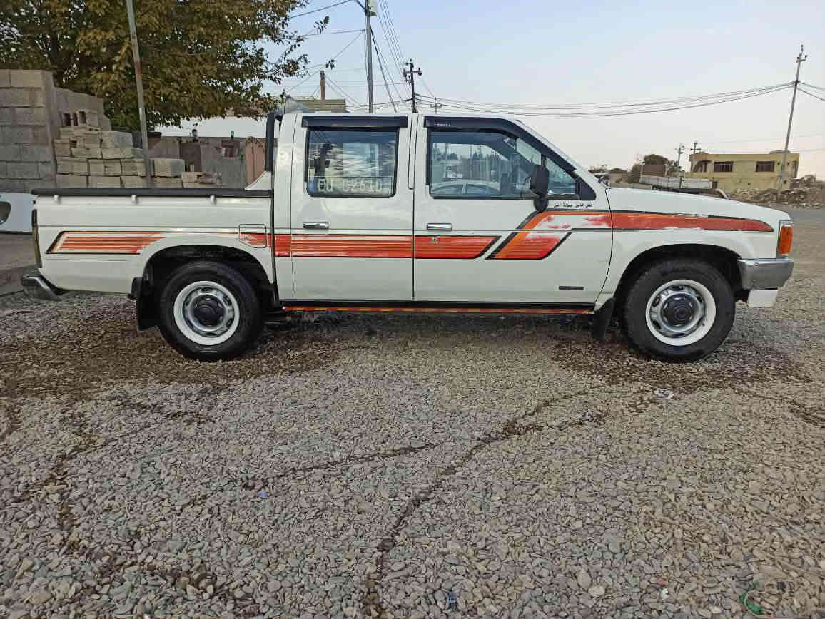 نیسان مۆدێل 1988 ئاڕم پلاسیکی سلێمانیە گێڕ و مەکینە و ئەکسل بەشەرت سعر:55گەڵا دەعمی نیە تەبریت سارد و گەرم مەزبوتە پاوەرە بۆیاخی نیە سەیارەکە زۆر خاوێنە کارەبای مەزبوتە (***********) السليمانية, العراق
