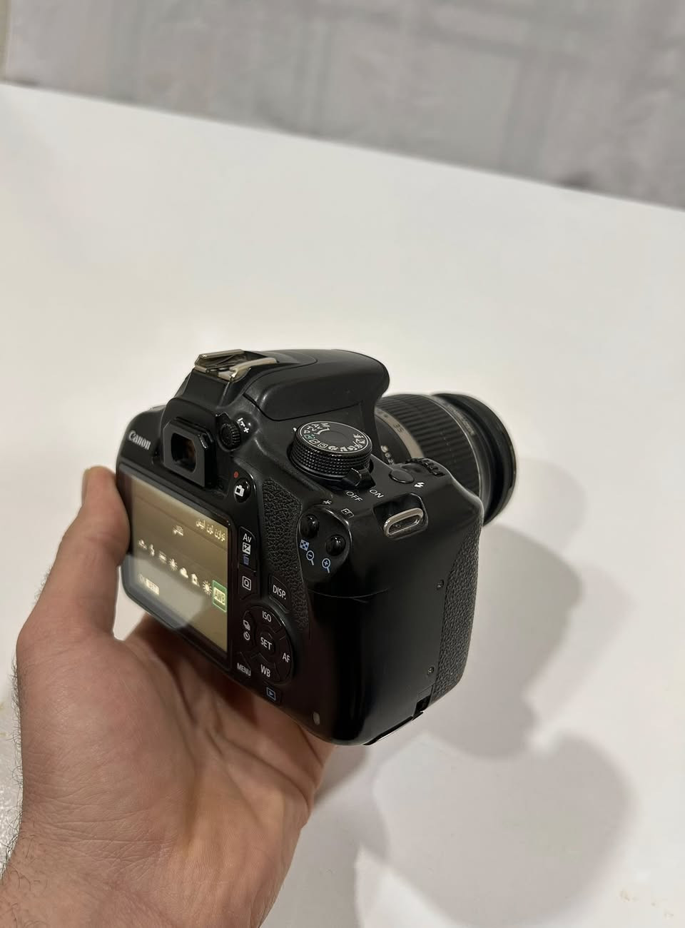 كاميرا كانون للبيع
شباب الكامره كلش نضيفه 
السعر 260 وبيها مجال 
التواصل ***********
شباب الكمره كلش نضيفا لا تفوتكم
