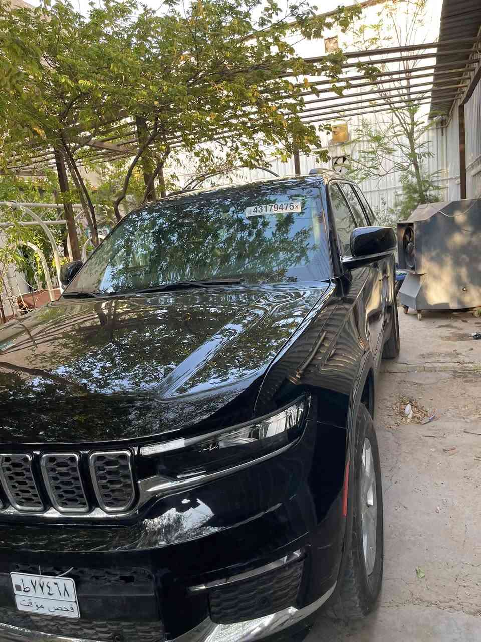 السلام عليكم للبيع فقط جيب لمتدد ٢٠٢٣ سبعه راكب VIP كشنات منفصله شراء من المزاد باسمي واستيرادها والسنًيه باسمي رقم بغداد ماشيه ٤٠  بدون ايرباكات حادثها موضح بالصور بغداد شارع ١٤ رمضان الاتصال بالرقم ***********
