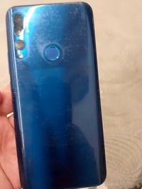 هواوي Y9 برايم • ١٢٨ • شاشة فيها فطر