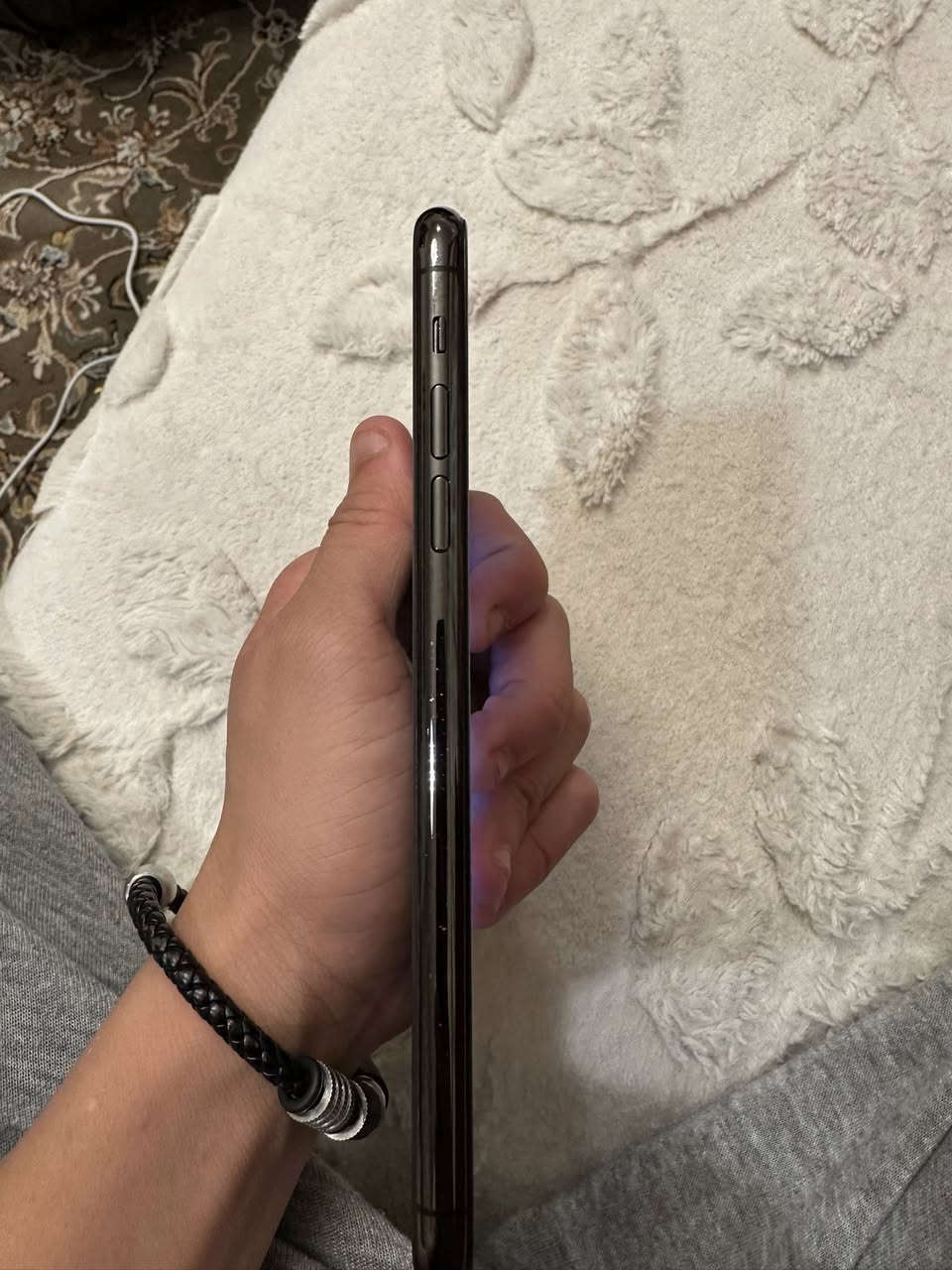 آيفون ١١ برو ماكس اخو الجديد مابي زلغ واحد البطاريه مبدله يم ماستر اصليه وتر بروف الجهاز ٢٥٦ والبطاريه ٨٥٪؜ نموذج m تجي تاخذه عل فحص غير هاذ الحجي بلاش تاخذه السعر ٣٨٠ الف وبي مجال بسيط مكاني بغداد العامريه للاستفسار ***********
