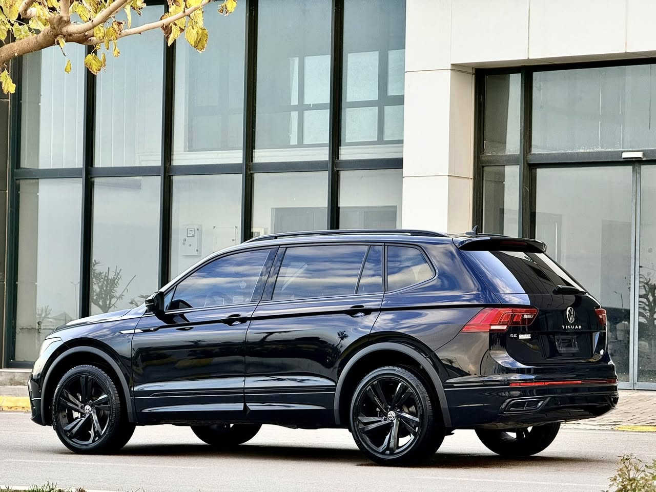 بــــســمـ اللــە الرحـمان الرحـیمـ
              VW TIGUAN 2024
تيگوان بلاک ئیديشن ٢٠٢٤ R line
 مواسەفات :- فول مەکینە 2.0  4 بستۆن 
نرخى// ١٨٨ وەرەقە
‎:- بانۆراما »رادار» سنوق شەفت» کوشن کارەبا»کوشن هیتەر» کەشن جلد»کوشن خەزن» کامێرا»شاشە گەورە
شاشە لەمس»٧نەفەری» تەبرید مەرکەزی»زۆری تر 
تەنها بۆنیت بۆیاخە .. بێ ناوگرتن . 
٤٠/٠٠٠ مایل ڕۆیشتووە /// ٣ مانگ کاتی لەگەڵە
بۆ زیاتر زانین پەیوەندی بکە 
***********
***********
»»«»«»«»»»»»«»«»«»@«»»»»»«»«»«»«»«
                تيكوان بلاك اديشن ٢٠٢٤ R line
المواصفات // واحد على واحد 
٤ سلندر ::: محرك 2.0    قوة الحصانية 261 hp  
عزم 400 NM
بس بونيت صبغ بدون دواخل ارباك بس ستيرن طاك 
رجعة سيستم .. ٧ راكب .. ٣ مقعد
٤٠/٠٠٠ ميل ماشيه 
رقم كاتى ٣شهر ويا على مود رقم الشمالية
هذا رقم ع استسفار 
***********
***********
