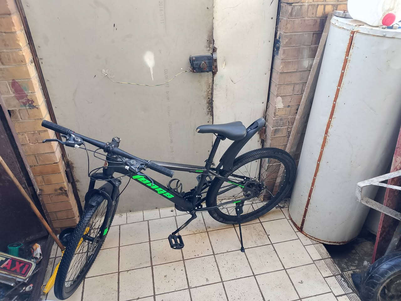 السلام عليكم البايسكل البيع السعر 90الف الرقم ***********
