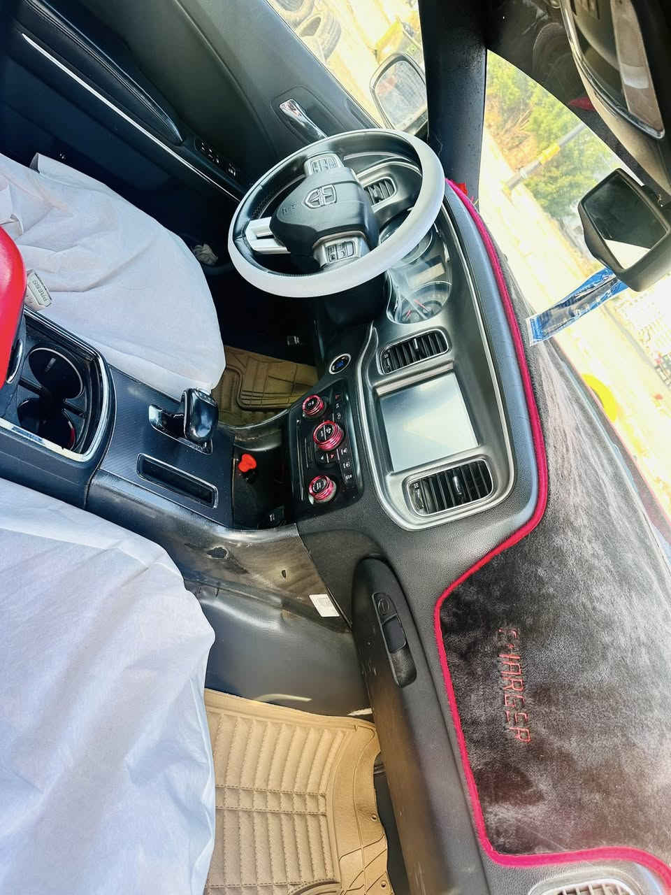 سلام عليكم اخوتي 
جارجر ٢٠١٢ فول واحد ع واحد موصفات
سياره بدون ارباك خليجيه 
مكينه ٣٦٠٠
جاهزه من حداديه ومكينه وكير وكسل شادهن قبل ٢٠ يوم
تخم تاير كارتون جدد
عبوات مساعد جدد
زنون نهار رقم بغداد بسمي شخصياا
كير ماوس ٨ نمر طياره 
بيهه مكانات صبغ كلش قليله حافه جام 
سونار موجود مداور ثاني يوم ترهم بيع او مراوس شعدك نزل
 مكاني سماوه تعجبك تشلع عيوني وتاخذهه واني خادمكم
***********
