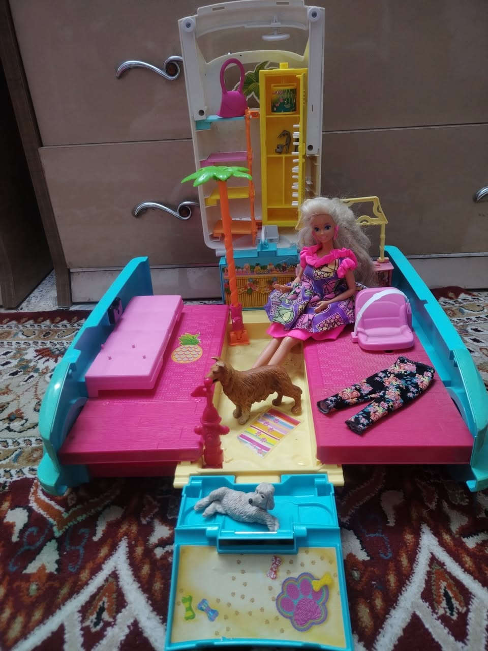 سياره باربي مع باربي وملحقات متوفره
#الجميع


**إذا كنت صاحب هذا الإعلان وتريد حذفه لأي سبب، رجاءا أرسل رسالة إلى الدعم الفني**