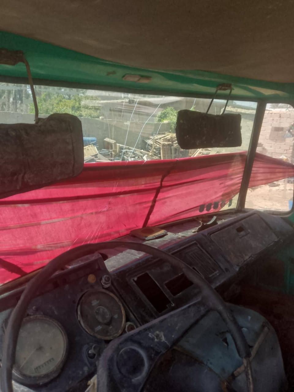 السلام عليكم اعيد النشر بسبب الوعد الكاذبه مارسيدس أخرس للبيع رقم بغداد حمل مشروع وطني *********** شاصي مفطور
