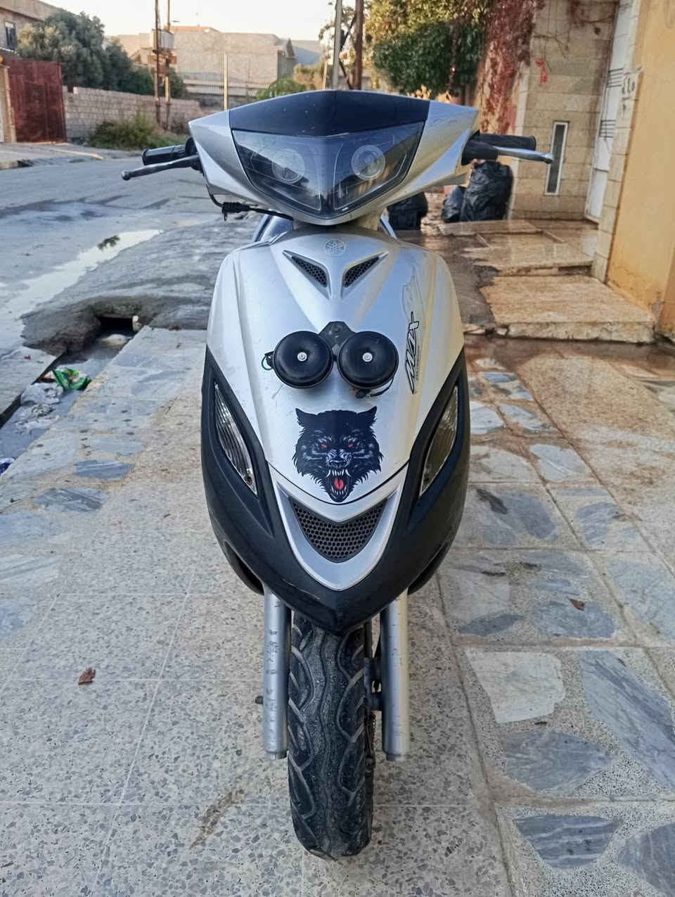 يا الله سلام عليكم دراجة ماكس 140 ياباني الدراجة مكفولة من كل شي شرط شرط شرط اصبانة ممطخوخة مختومة من تاية لل تاية كلو بلادي شرط محركة نار مكينة خرسة شرط شرط هورن شاير لايت عالي وناصي كيج سرعة كيج بانزين شرط دراجة بلادي بلادي مكو شي اسمو تجاري بيها ونضافة 100بل 100 كدام العين وهذا الصور والفيديو اليوم الضهر  للبيع *********** الموشراي لا يتعبني وجمعت 600  و650 لا تعب نفسك اعبر منشور  والرقم بي وات ساب دراجة مكفولة من كلشي انطيك شرط في شرط وجيب معاك 100فيتر وشكرة
