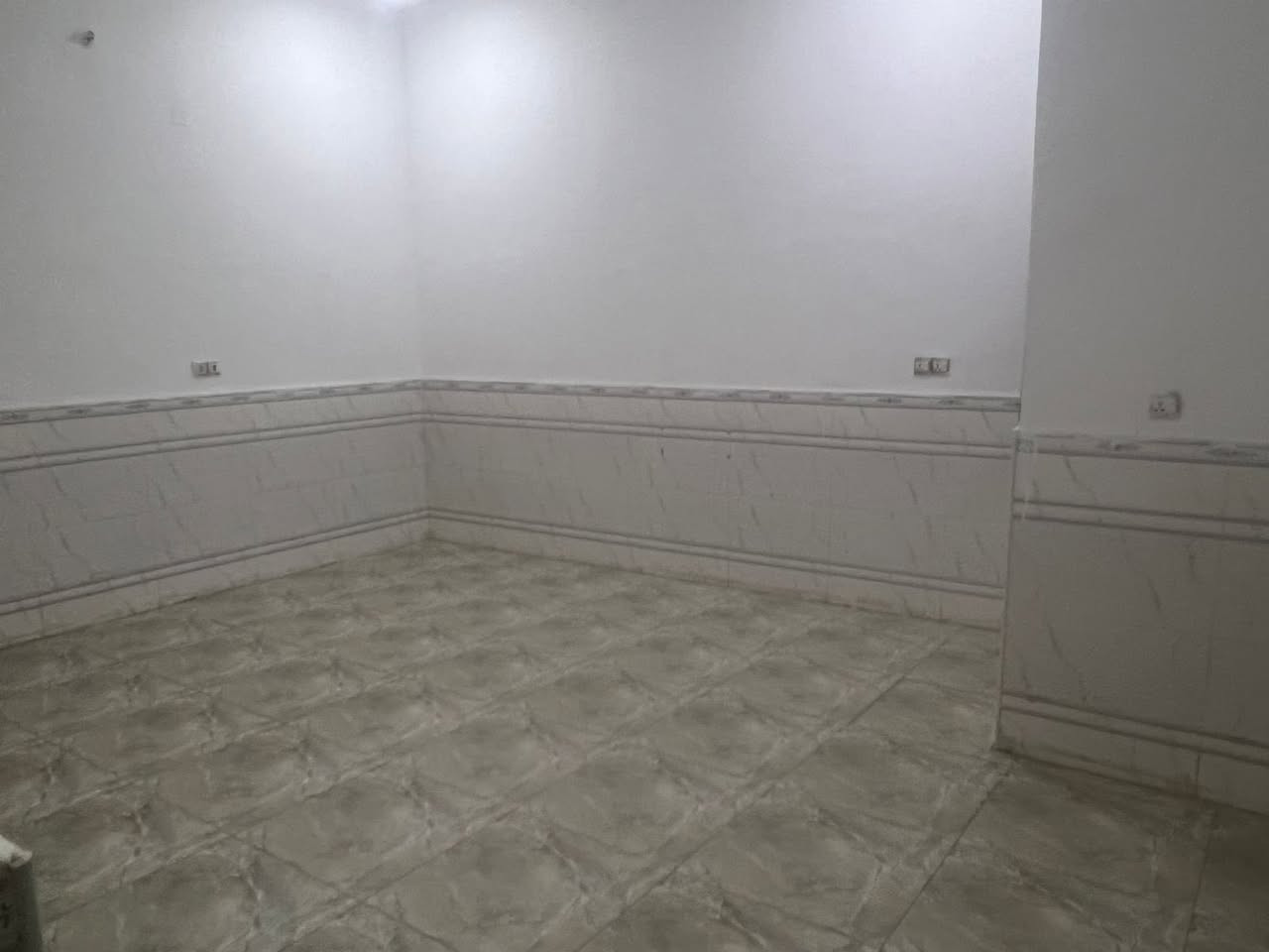 عقارات تراب البصره 
شقه ركن ارضي في منطقه نواب الضباط 
جديده للاستفسار ***********
