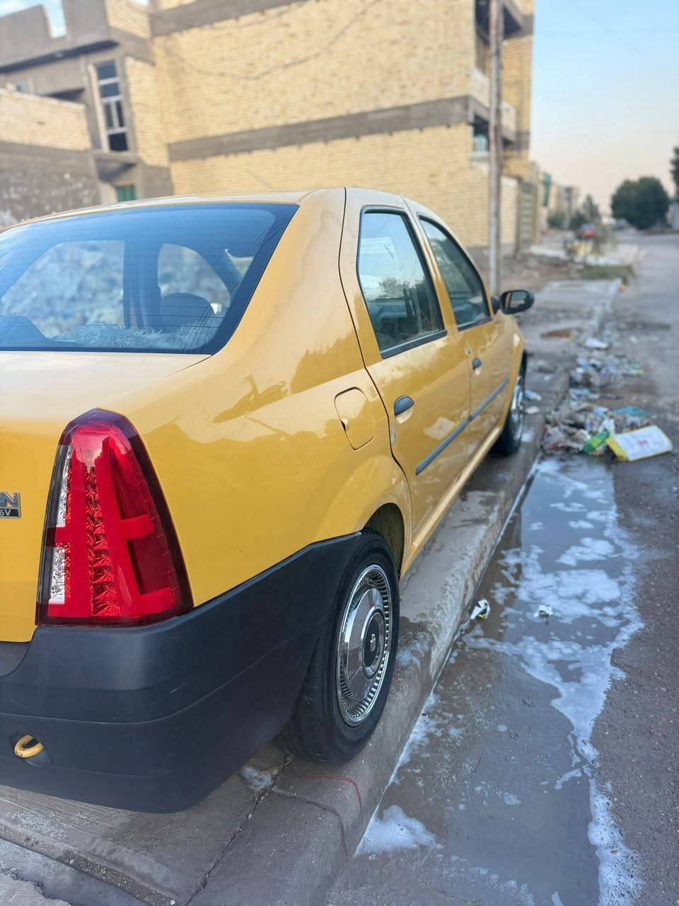 السلام عليكم رينو 13 مكفوله الصبغ  مكينه غير جدد سياره بسمي  *********** ***********
