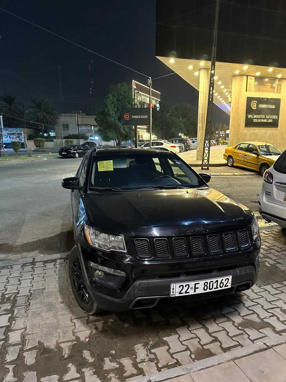 جيب كومباس موديل ٢٠٢١
رقم اربيل باسمي 
وارد امريكي  ضربتها بامريكا موضحه وانطخت بلصندوق في العراق 
ماشيه ٥٣ ميل قابل للزياده 
مكاني بغداد الكراده 
للتواصل ***********
السعر ١٣٥ وبي مجال
