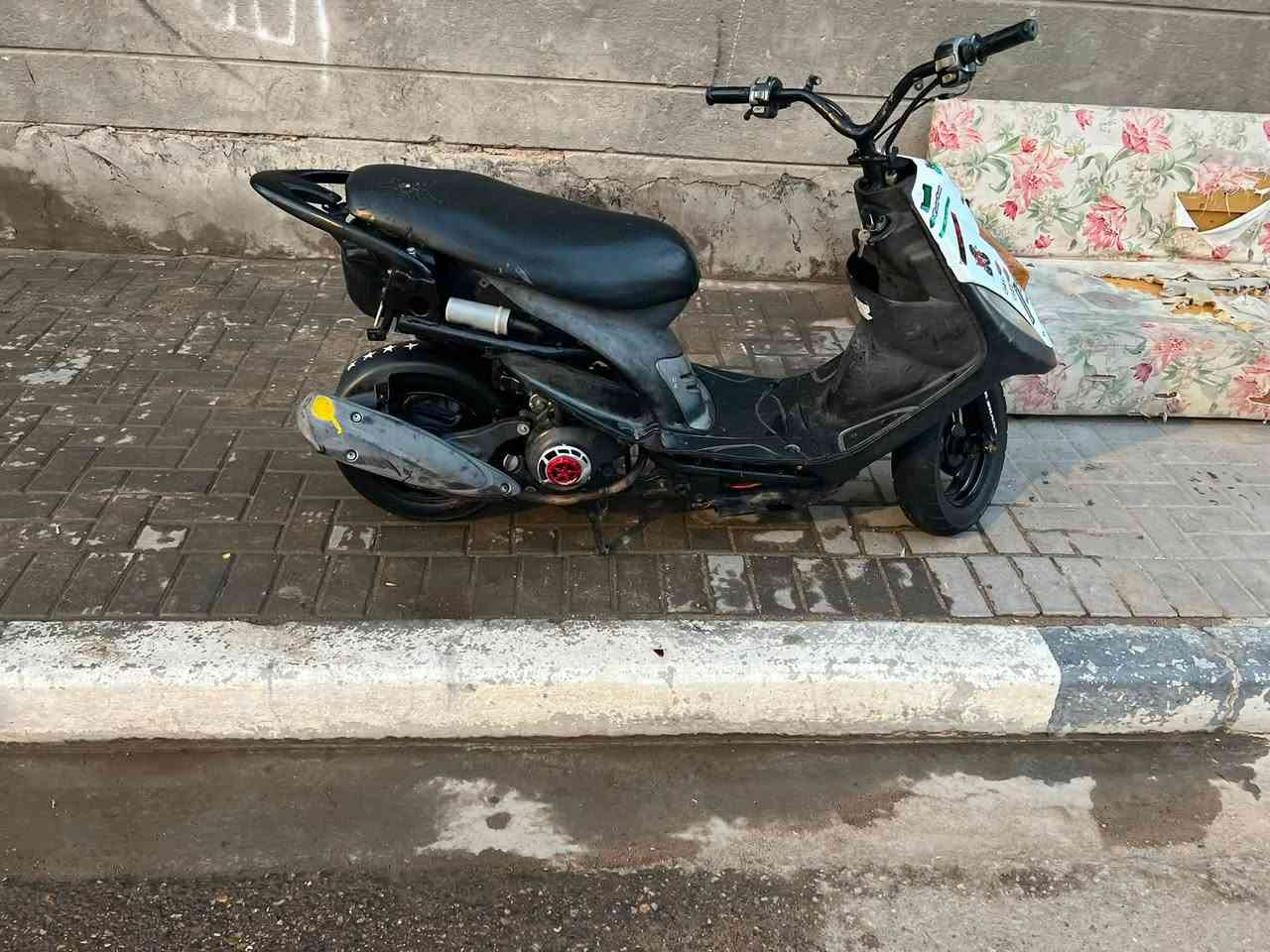 للبيع ماكس عدله مفتوحه بوشه فقط وبوشتها الحاليه ٤٩ دراجه حربيه معدل ١١٠ السعر ٥٠٠ وبيه مجال قليل العنوان البصره القبله الاربعه تالاف رقمي واتساب *********** الشريحه *********** المو شراي لا يتعبني
