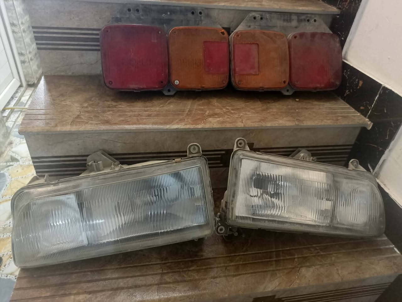 زوج مازدات وبكلايتات للبيع المازدات 150 مال حاويه والبكلايتات 50 الكوت ***********
