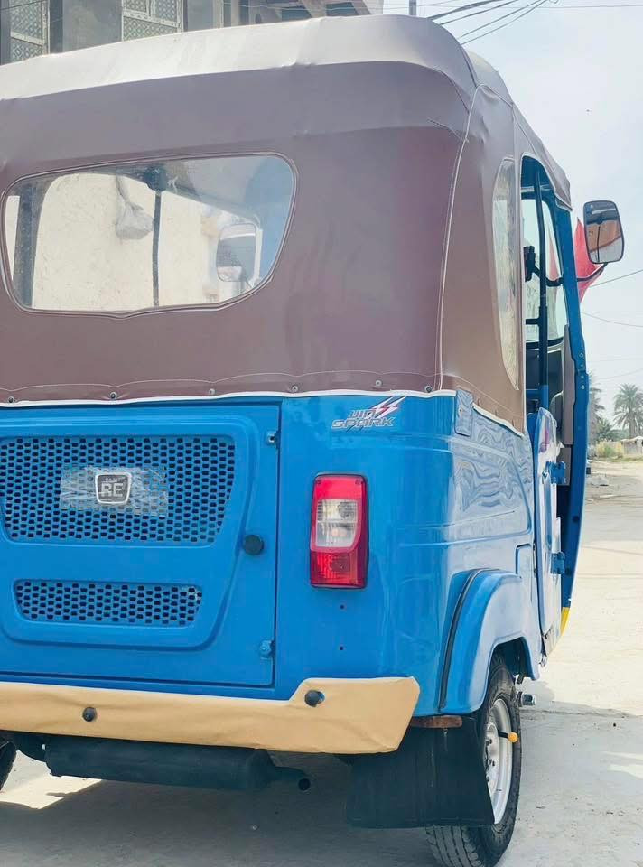 تكتك 22 جاهزة رقم وسنوية ب اسمي 
محرك واكسل بلادي ممفتوح 
رقم بغداد الجديد 
كفالة عامة عدا شوية بارد بحافة اللغد الايسر 
مكاني بغداد البنوك

السعر 8.300  بيها مجال للشراي 

‭٠٧٧٠ ٩٨٤ ١٢٦٥
***********
