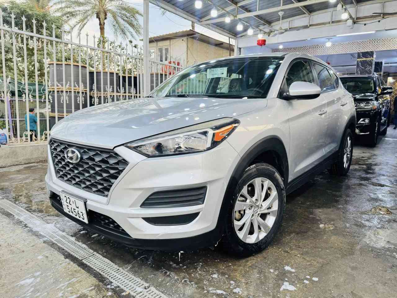 السلام عليكم توسان 2019 وارد امريكي السعر 160$
رقم اربيل انكليزي هزه وسنويه جديد
مواصفات السياره اعتياديه 
سياره جاهزه من كلشي
 كير مكينه صدر حداديه جديد
تبريد ثلج تدفئه كل نقص ما بيها
السياره صور حادثه ما تطلع
 بيها جاملغ خلفي صبغ والبابتين بارد 
عنوان السياره بغداد الكريعات معرض الغدير
***********
