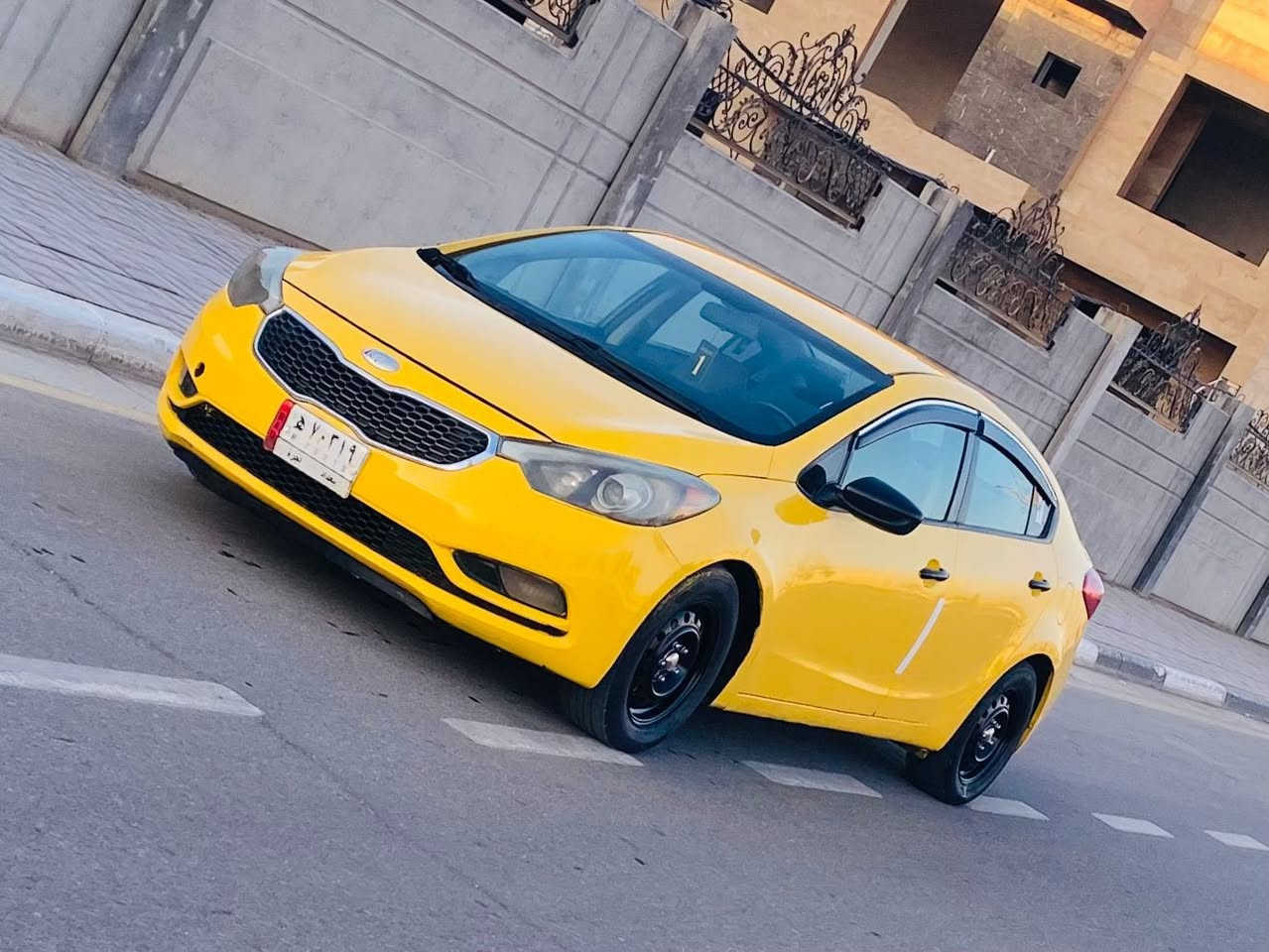 السلام عليكم للبيع كيا فورتي مديل 2015 وارد امريكي حادثه حافت البنيد فقط والباقي مكفول كفاله عامه كله ليبل وحد موصفات شاشه كامره تحكم مكينه 2000 دوش دخل لونين حساسات منضومه غاز سنويه لغاية 27 رقم بغداد مشروع وطني مصفره هيه وغرمات السياره جديده حيل وجاهزه واي نقص مابيه كير مكينة مكفولات حداديه تخم تاير تدفه تبريد ثلج السعر 105 لاستفسار اكثر لاتصال *********** مكان السيارة كربلاء مكلف بل نشر
