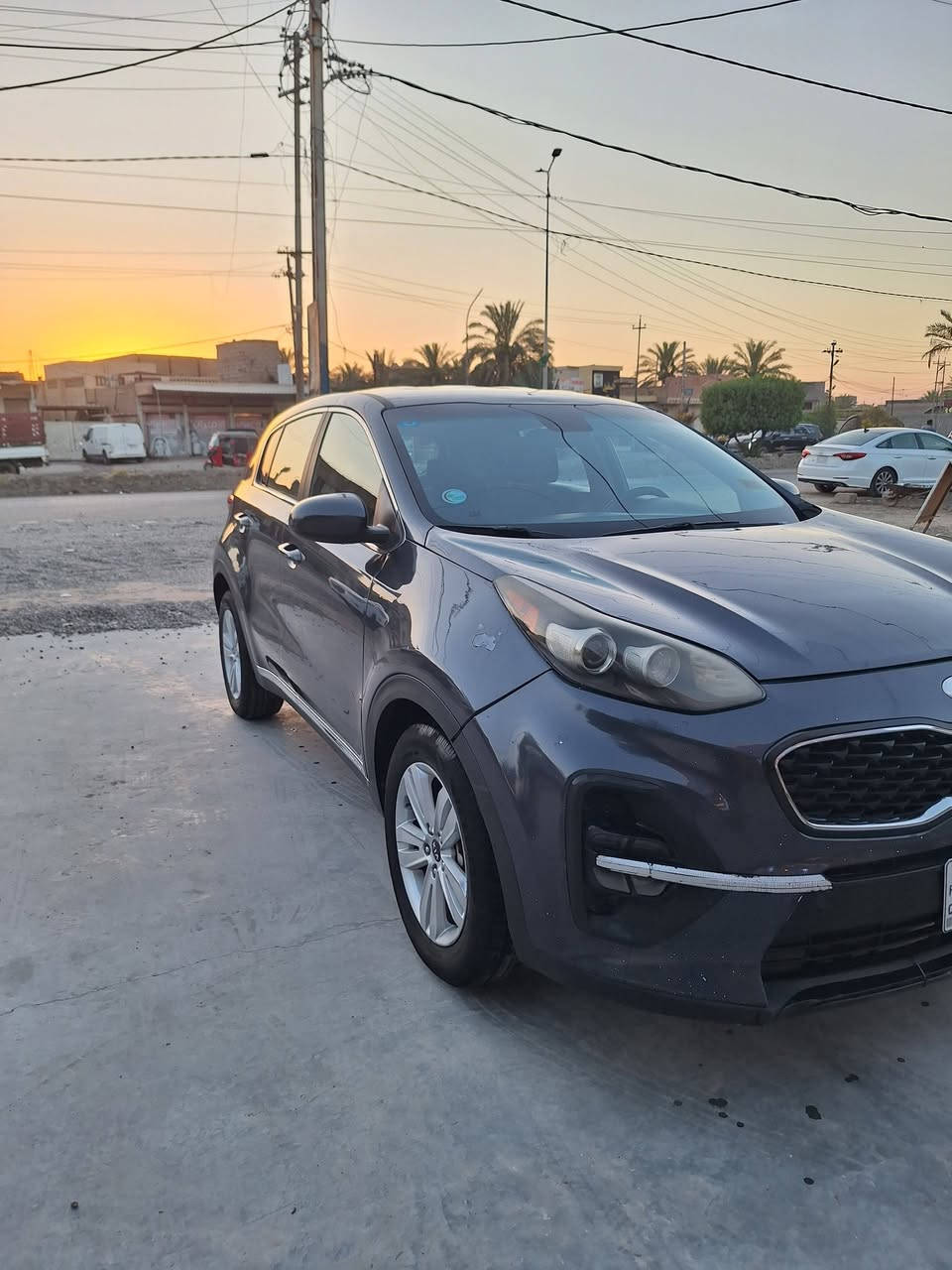 السلام عليكم
سبورتج أمريكي 2019 
محرك 2400 GDI
رقم بغداد انكليزي بأسمي 
كاميرا خلفية 
شاشة 
تبريد قطعتين
فور ويل درايف
فول تحكم استيرن 
شاشة اعطال 
مثبت سرعة 
حساس اطارات 
ويل كب ١٧
حادث أمريكا جاملغ أيسر أمامي وبنيد نفسهم راجعين ومصبوغين 
وبالعراق تبديل باب السائق نفس اللون وبارد شبر بالباب الخلفي 
السعر 135وبيها مجال 
***********
