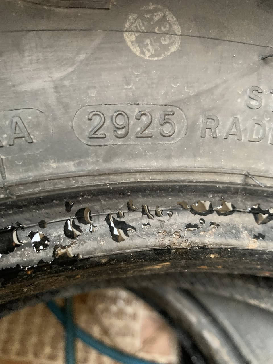 ئەم تاقمە جەبەلیە بۆ فرۆشتن
٢ مانگە بەستراوە وڕەی جادەی نیە
٣٥٠ هەزار
***********
