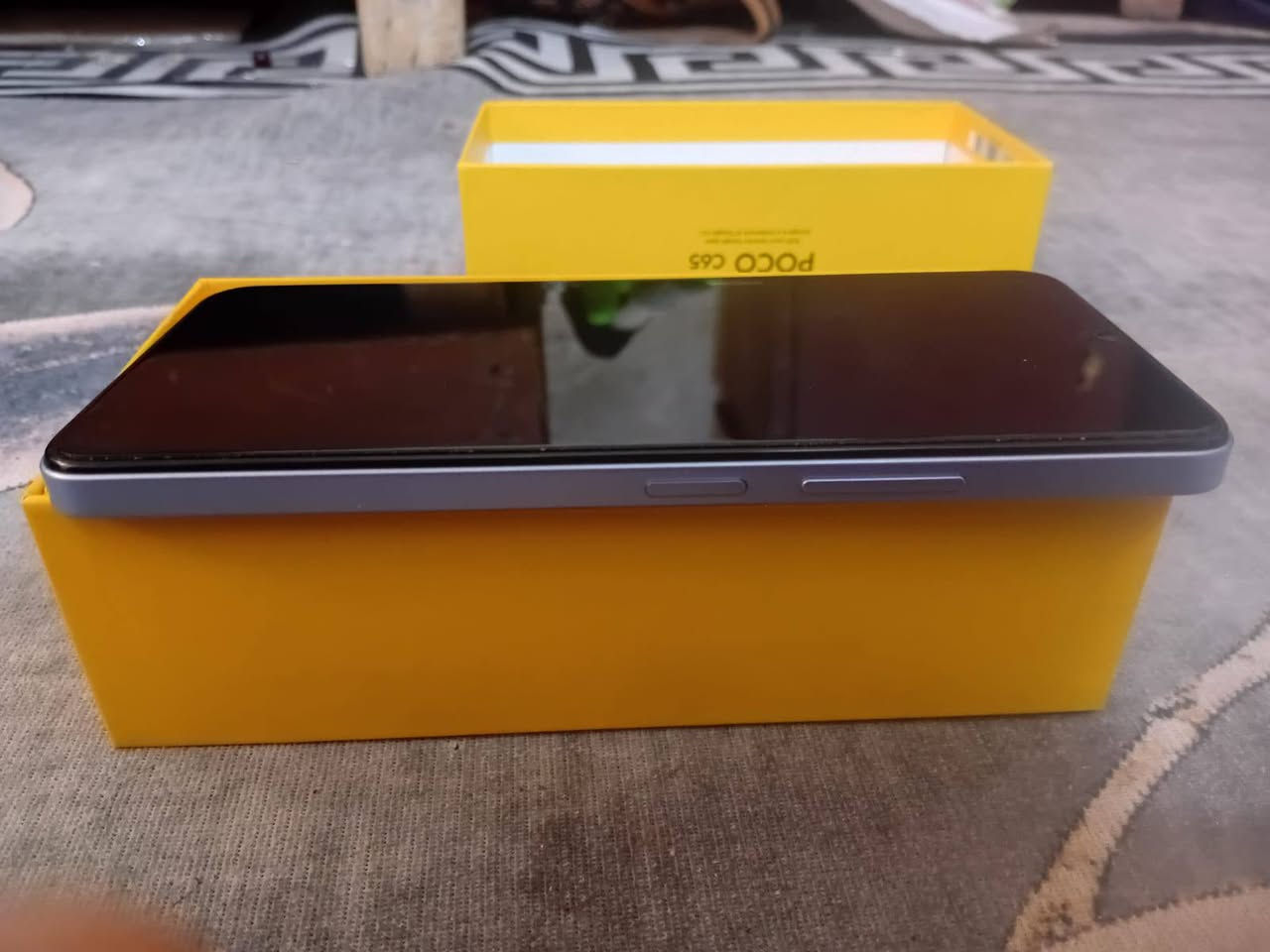 جهاز POCO C65 ذاكرة 256 رام 8 نظيف خدش مابيه ملحقاته كامله السعر 150 وبيه مجال مكاني كربلاء قرب مركز الغدير الاتصال على ***********
