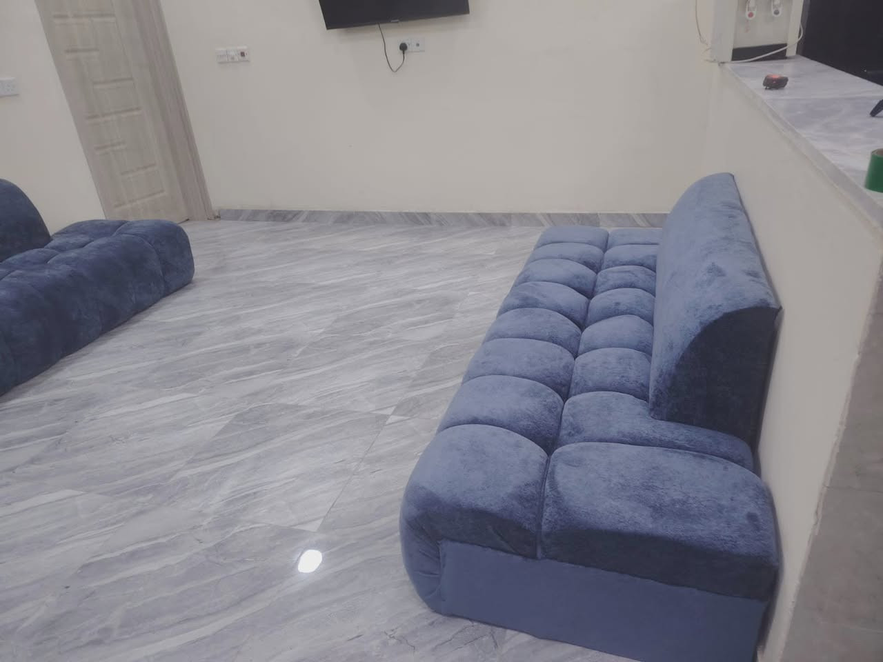تخم ديوان ٨ مقعد جديد مو مستخدم اي ستفسار على واتساب ***********
