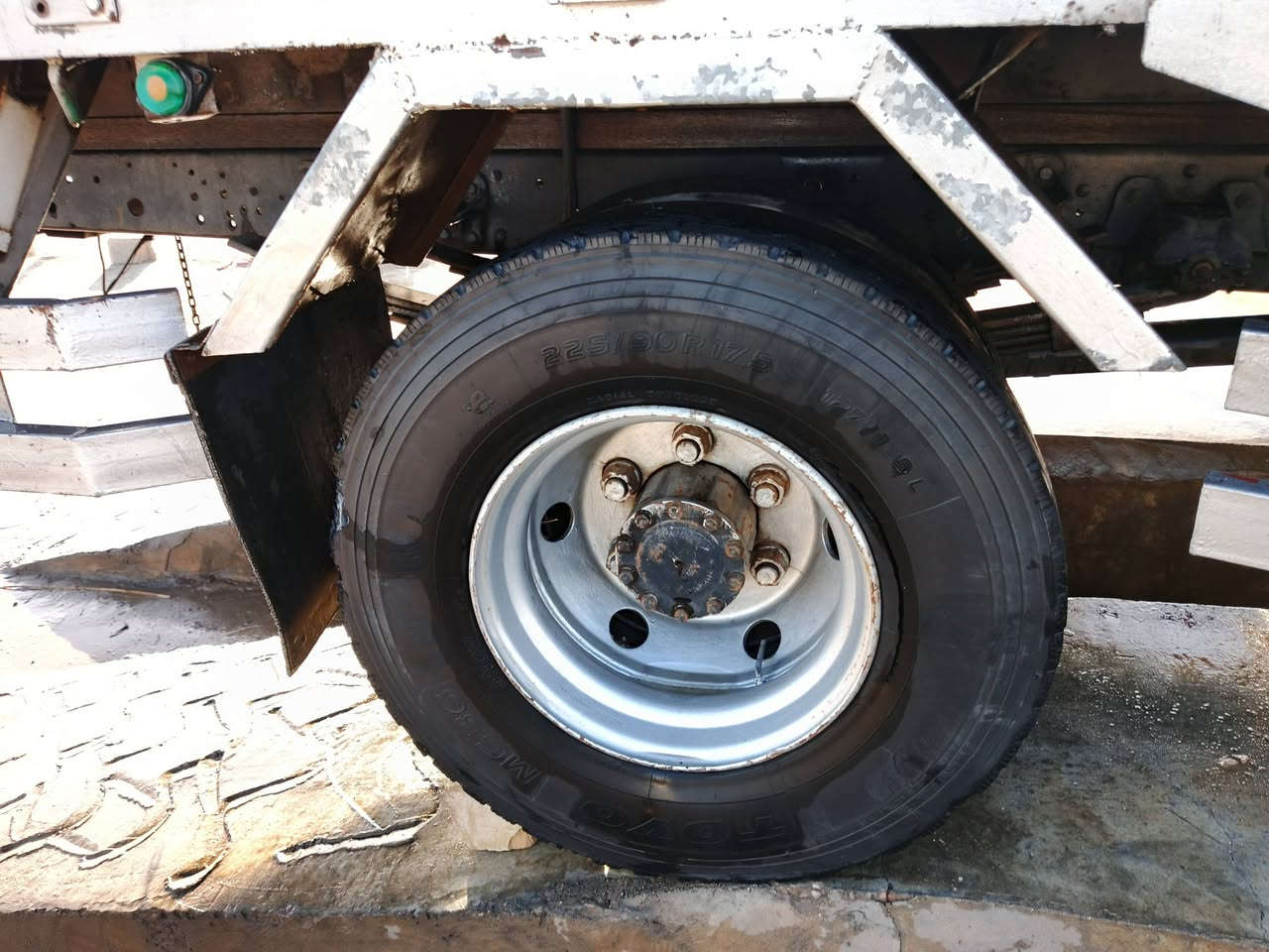 السلام عليكم البيع
هينو طيره. 70عادي الطوال خمسه ونص بلادي

مكينه مكفوله كفاله عامه الا تنقيص ول تبخير 
كير اكسن حداديه كفاله
رقم بصره مشروع وطني بسمي وين متريد تتحول

رقم نكليزي

مكان سياره اليوسفيه ***********
***********
