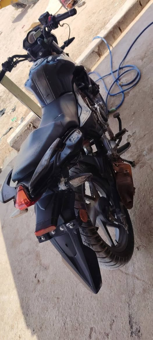 بنلي كلك مكفوله من السرقه اوراقه ضاعن مني مكينه محور دايون دراجه مكفوله كهربائيات كله شغاله كيجات شغاله عوزه فقط اشاير ورة انكسرن للبيع أو للمراوس مكاني كربلاء اتصل ***********
