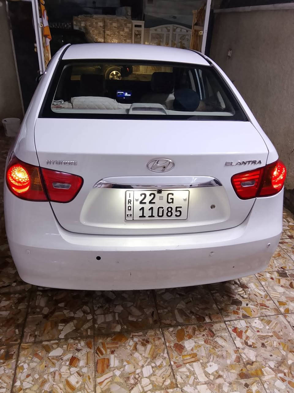 السلام عليكم النترا 2010 سياره حلوه كلشي بمعنى الكلمه
موصفات :
محرك1600 خير من الله 
شاشه +حساسات خلفيه 
ومعروفه النص فول 
صدر محرك كير كله بشرط كفاله من تنقيص وتبخير
بيه بارد جاملاغات الاماميه موضح بل صوره 
مبدله باب مال سايق نفس اللون 
رقم اربيل بسمي والتحويل ثاني يوم 
سعر 110 وبيه مجال للطيبين
والرقم  ‏‪‪0770 536 4082
           ‪‪0790 388 6533‬‬‏ 
مكان السياره بغداد الحسينيه مال راشديه
