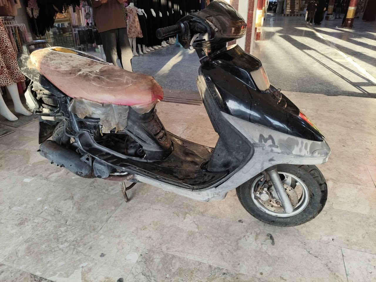 للبيع فضائي 
مكينه مجفته صوتها ناعم. كفراتها موجوده ابلادي 
عوزها فقط كابريتر  لان تخربط 
سعرها 170 وبيها مجال 
***********  المجر الكبير
