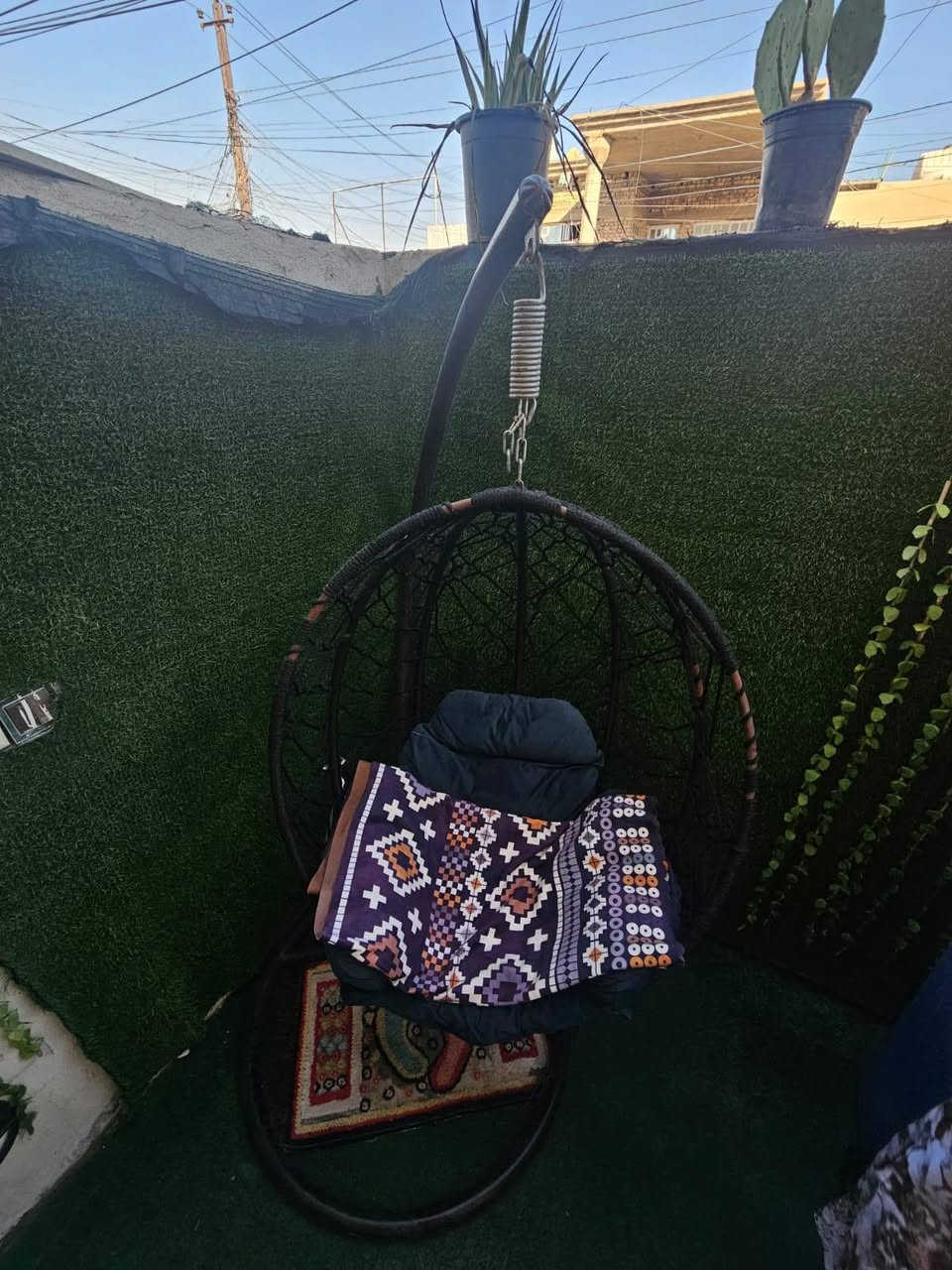 مرجوحة عش العصفور الحجم الكبير نظيفه جدا سعرها 80 وبيها مجال مكانها البياع حي التراث ***********
