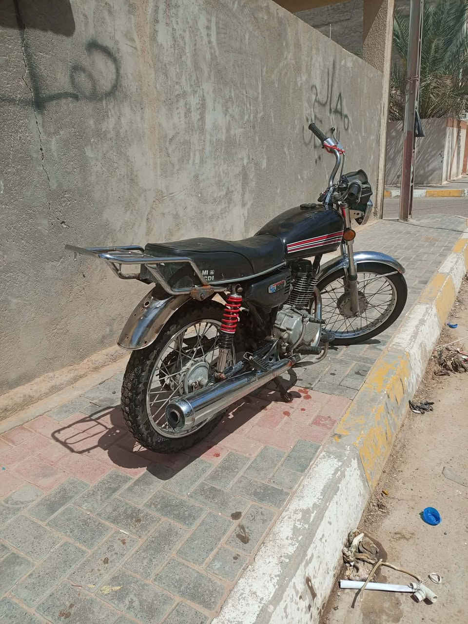 سلام عليكم دراجه أربعة كير للبيع موديل 22 كلك سعر 250 وبيه مجال ***********
