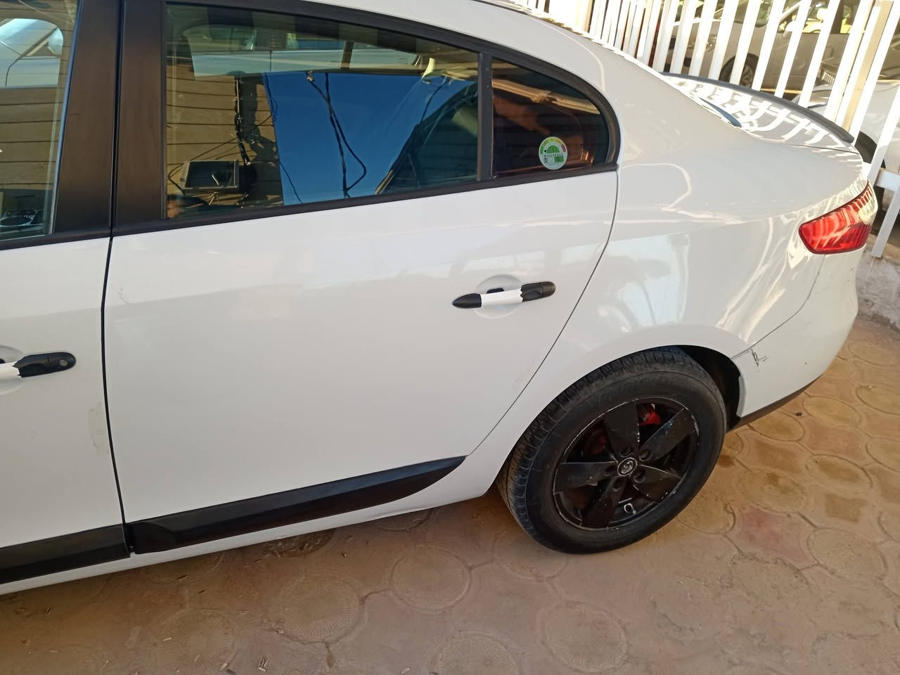 سلام عليكم رينو فلاونس 2013للبيع مكفوله فقط جاملغ جهت الصدر بي كارت صبغ باقي السياره مكفول كير محرك خير من الله كيره ميكانيك المحرك القبق الاصفر المرغوب سياره جاهزه تدفئه تبريد شغاله رقم بغداد نكليزي سنويه 2026 تنتهي بسمي السياره تحويل ثاني يوم.سعره 68 وبيه مجال بسيط ***********مكان السياره النجف الاشرف
