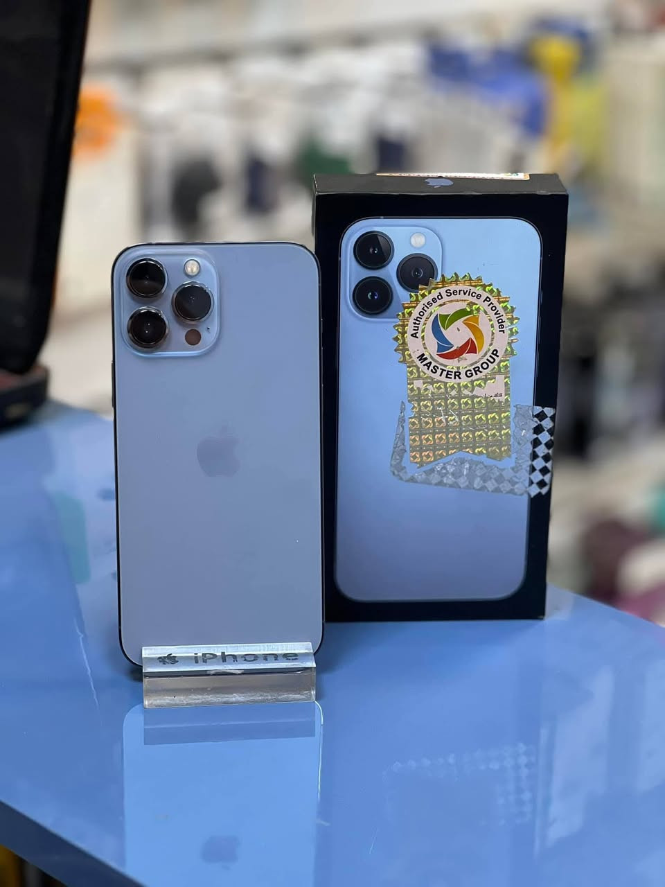 ايفون ١٣ برو ماكس
لون بحري
نموذج M
ذاكرة ٢٥٦
بطارية 89 اصليه من شركه ابل 
واتر بروف
جهاز بلادي ومكفول من كلشي
ملحقات الجهاز باكيت +لاسق مضلل اصلي
عنواني الرمادي 
التواصل عالخاص
او عالرقم 
***********
