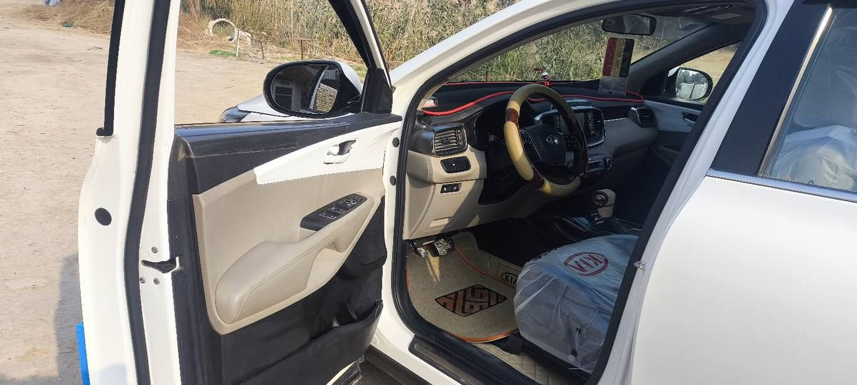 للبيع سورنتو خليجيه رقم بابل موديل ٢٠٢٠فول مواصفات مكينه ٦سبعه راكب اشاير بلمري مري شفط بصمه كشنات كهرباء جنطه كهرباء مري شفط وبعد بيها مواصفات بيها باب مفتوح وبيها باردات بسيطه السياره كلش حلوه ماشيه ١٢٦مكينه وكير جدد علفحص تبريد ثلج مكانها حله قريت عوفي قرب العلويه شريفه السعر٢٣٢اتصل***********وشكر
