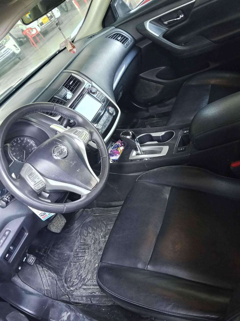 نيسان التيما موديل ٢٠١٨ محرك ٢،٥
سياره فول مواصفات بس بدون سلايد
گير و محرك وتبريد بشرط
سياره فقط بيها قطعتين صبغ يعني 
جاملوغ يم سكن بدون دواخل مع
جاملوغ خلفي هم بدون دواخل
ماشيه فقط ٨٢ ألف
سياره مكانها دهوك داخل دهوك 
سياره باسمنا تحويلها بشرط 
سعرها ١٠٦ ورقه 
*********** بيها واتس دهوك, العراق
