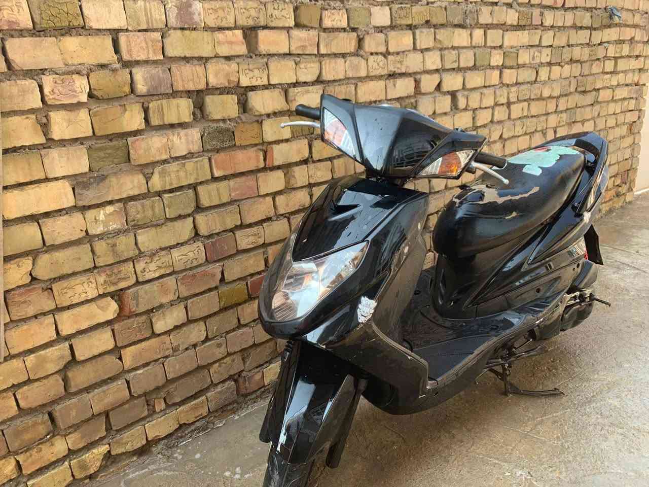 سلام عليكم
دراجه سكنس للبيع 

مديل 2007
دراجه صاله شهرين نازله من رمبه

شلعه معدل جيب وياك فيتر وفحص 

الرقم للستفتار ***********
