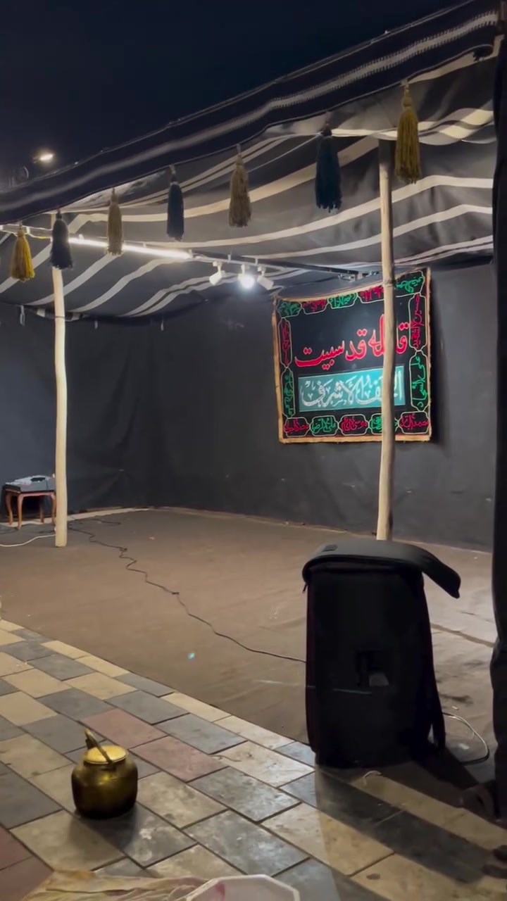 سلام عليكم خيمة ٨في ٤ للبيع حديد ثقيل 
قماش داير اسود ساده الثقيل الاصلي سكف اسود مقلم ابيض
مع الكراكيش ملاحظة الخيمه ما منصوبه عدل داخل الصور والمقطع تريد بس جادر ابيعلك بس جادر تريد بس حديد ابيعلك حديد مكاني نجف للاستفسار واتساب ***********
اتصال ***********
