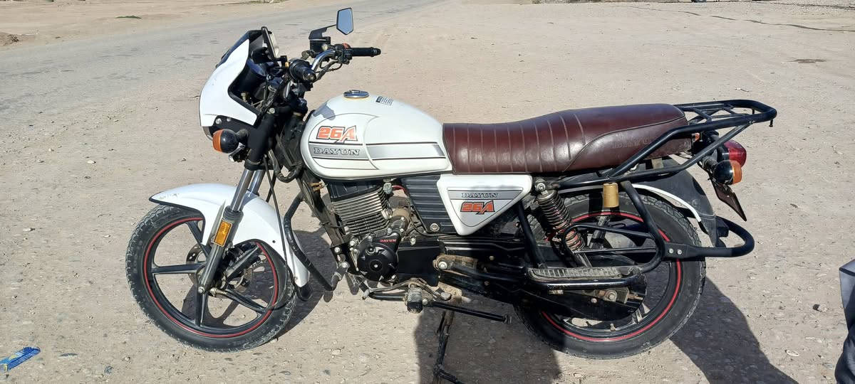 سلام عليكم دراجه البيع 25كفاله عامه وراق سكنر المكان صويره شارع 20 سعر 1500وبيهة مجال خاص او ***********
