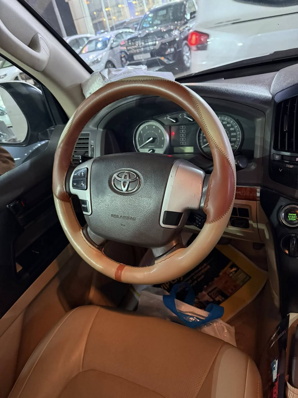 سلام عليكم لاندگروز موديل 14 فطيميه 6 سلندر ماشيه 150 جدديييده كلش بصمات ثنين كفاله عامه سونارها مرفق بلمنشور  رقم بغداد جديد سعرها 392 وبيها مجال مكانها حله للاستفسار :- ***********
