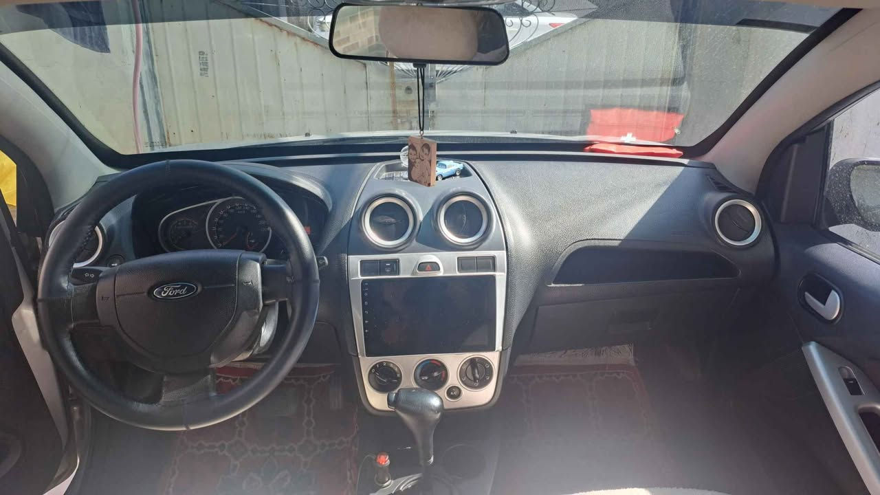 فۆرد فیگۆ 2011 
شەریکەی نیڤا 

سەیارەیەکی زۆر خاوێنە و بەشەرتی گێرو مەکینە سپێری دانەگیراوە 175 هەزار رۆشتوە 
بەشەرتی تحویل 
بۆ پەیوەندی *********** السليمانية, العراق
