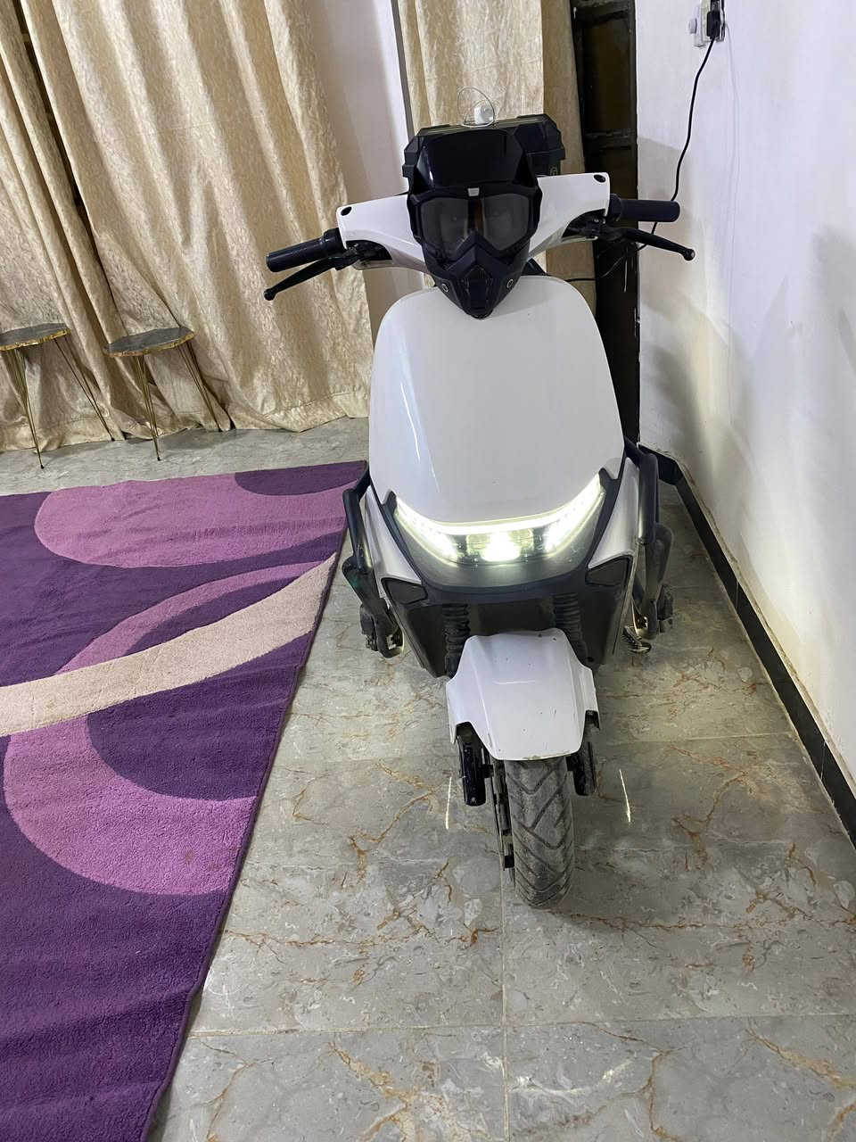 🚲 المواصفات:
• 🔋 6 بطاريات –
 • 🔐 بصمة تشغيل + كارت تشغيل ذكي
 • 🛑 قاطع دورة
 • 🅿️ نظام بارك
نضام الرجوع الى الخلف{R}
 
 • 🚨 دبل إشارة
 • 🔒 قفل إنذار مانع سرقة+نضام حمايه قوي
 • ⚙️ 4سرعات

📏 الأداء:
 • تمشي تقريبًا 70كم بالشحنة الواحدة
 • السرعة تقرأ 85
 

✅ الدراجة بحالة جيدة جدًا
📍 العنوان: بغداد
***********
