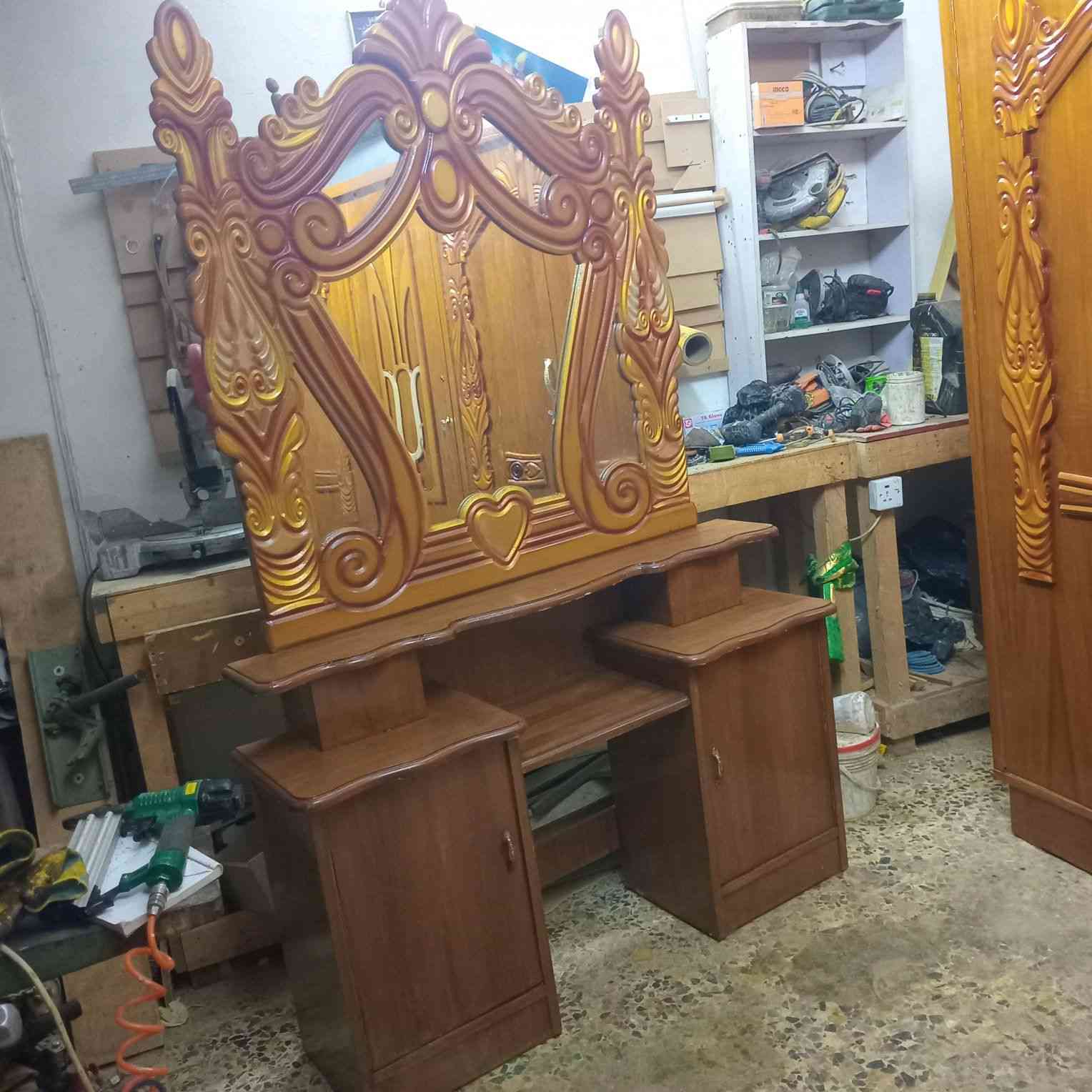 غرفة كنتور خمس ابواب السعر 500وبيها مجال منطقة الشعب ***********
